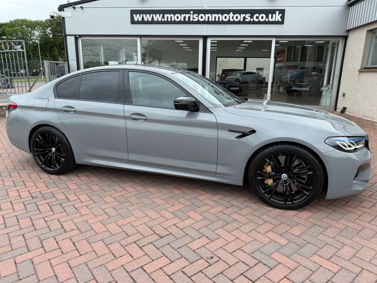 2022 BMW M5