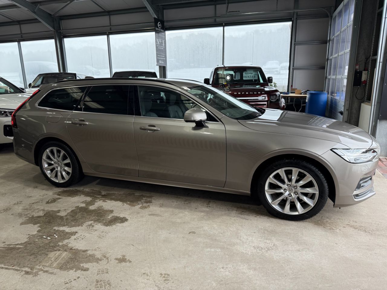 2022 Volvo V90
