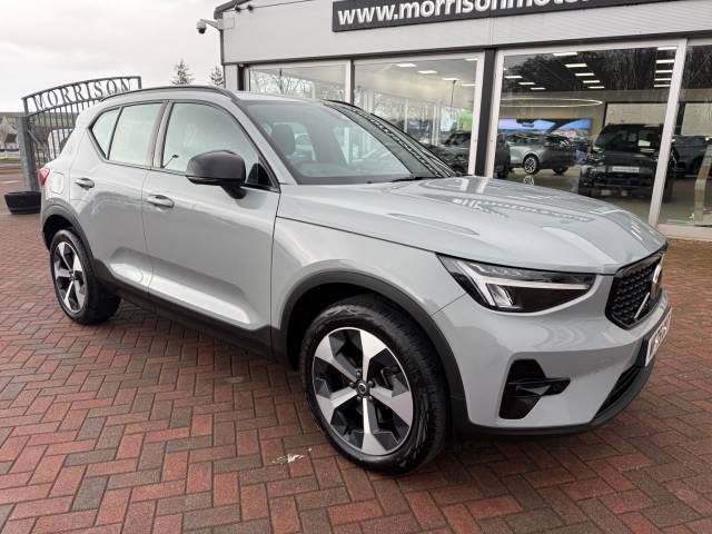 2025 Volvo XC40 2.0 B4P 197 Plus Dark Auto