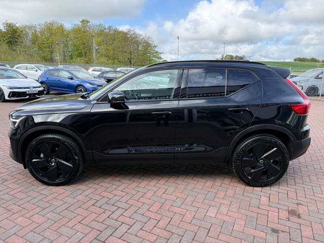 2025 Volvo XC40 2.0 B4P 197 Black Edition Plus Auto