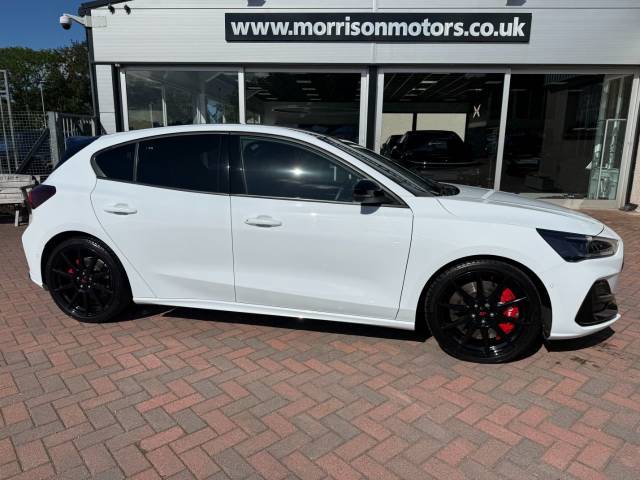 Ford Focus 2.3 Ecoboost ST 280 Track Pack Hatchback Petrol Frozen White/black Roof
