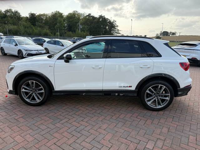 2022 Audi Q3 35 1.5TFSi 150 Black Edition
