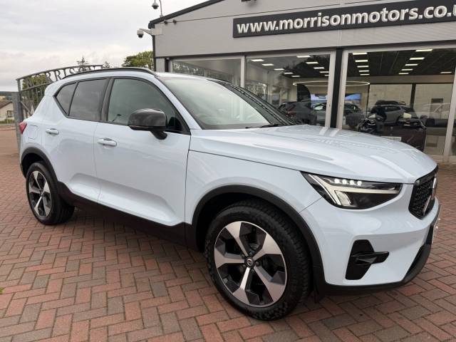 2025 Volvo XC40 2.0 B4P 197 Plus Dark Auto