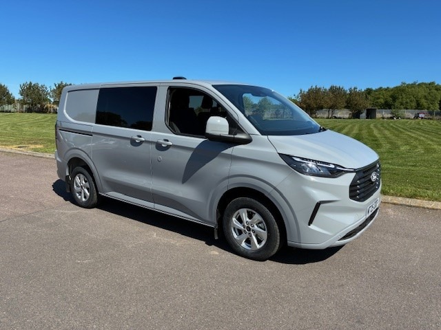 6-seat Ford Transit Custom Crew Van Automatic